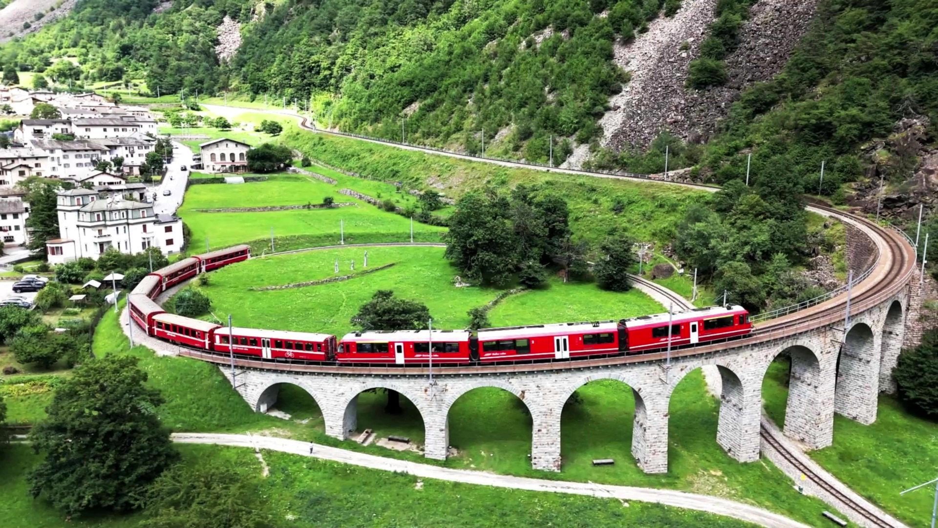 アルブラとベルニナの景観とレーティッシュ鉄道