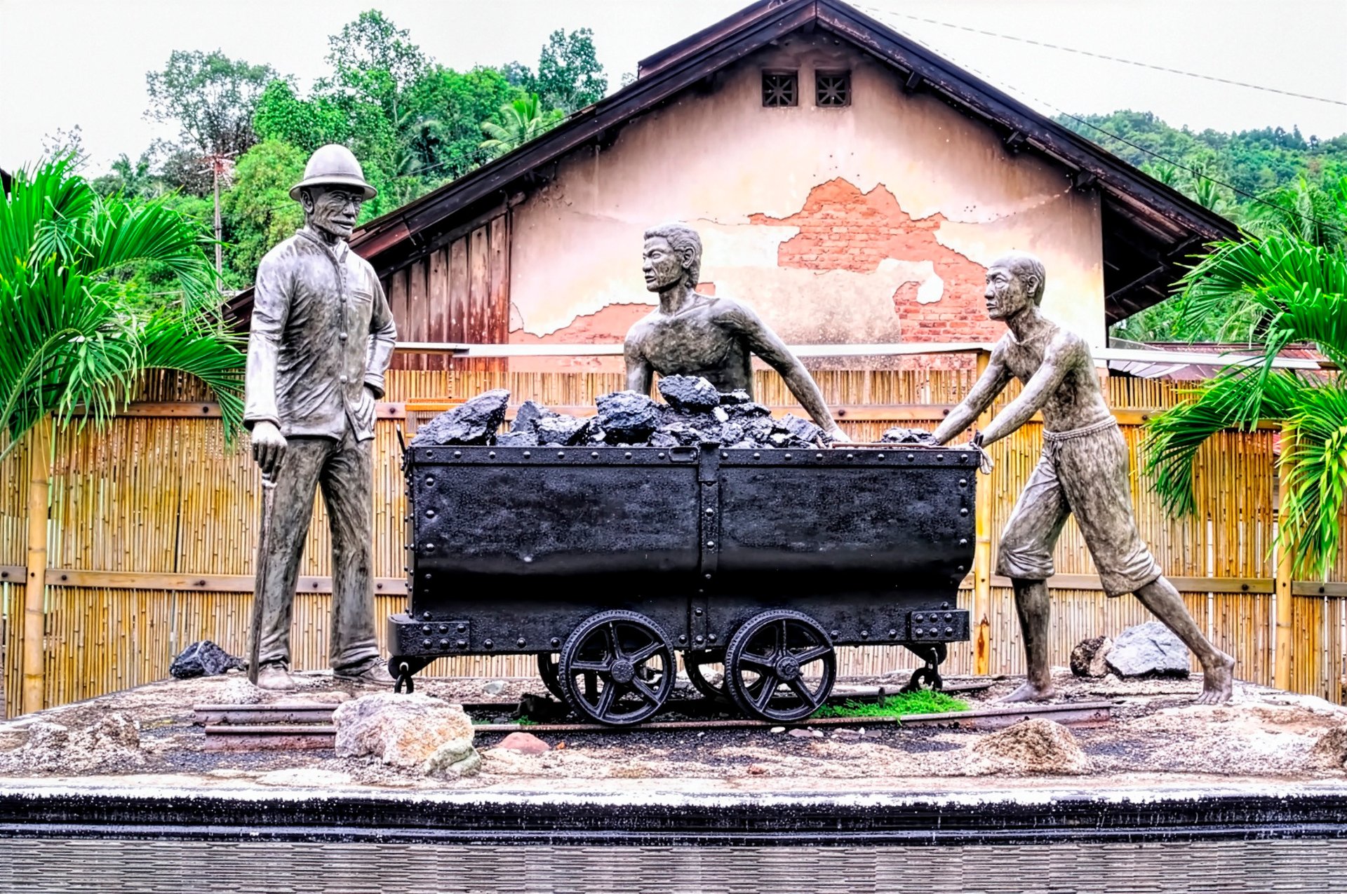 サワルントのオンビリン炭鉱遺産